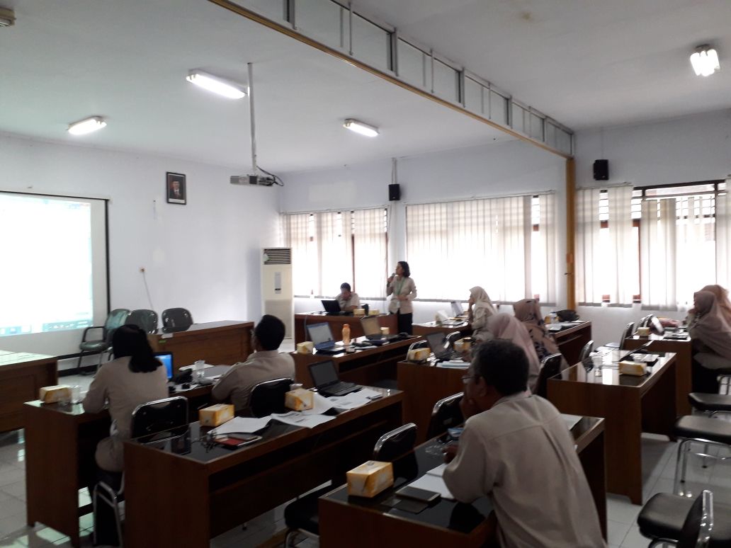 Pelatihan Penyusunan Laporan Kajian Dampak Faktor Risiko Penyakit Berpotensi KLB Berbasis Lingkungan ( In House Training) Tahun 2018