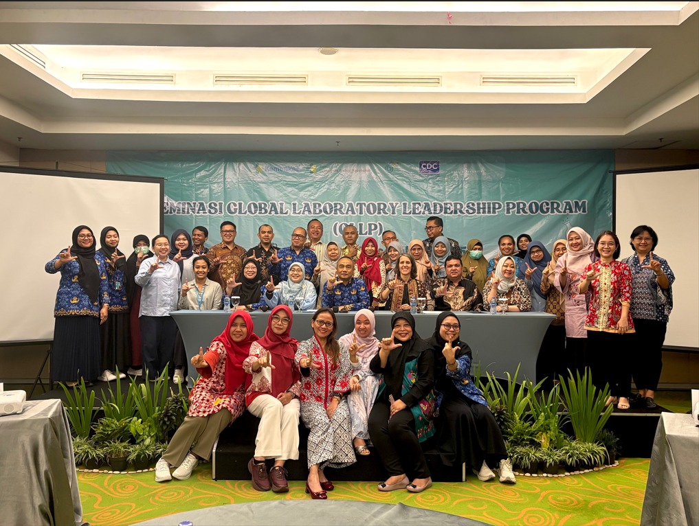 Sharing Knowledge – Global Leadership Laboratory Program (GLLP)