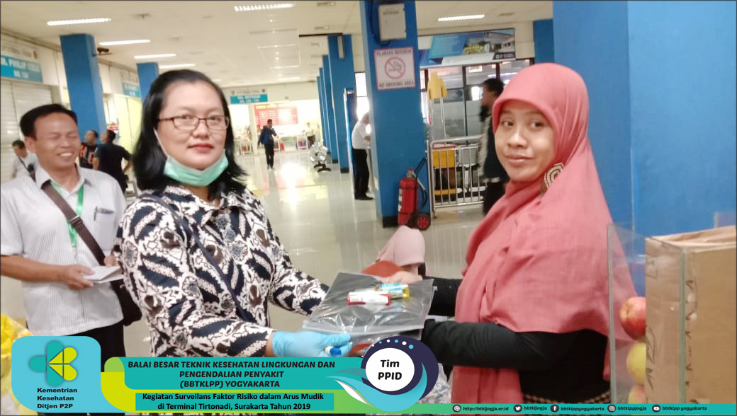 Pelaksanaan Kegiatan Surveilans Faktor Risiko dalam Arus Mudik di Terminal Tirtonadi, Surakarta Tahun 2019.