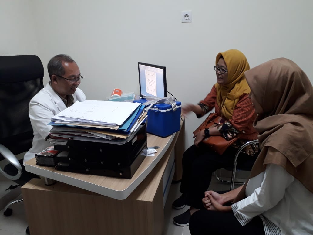 Pengiriman Logistik ke Rumah Sakit yang Terlibat dalam Pengembangan  Sistem Surveilans Sentinel Japanese Encephalitis (S3JE) di DIY