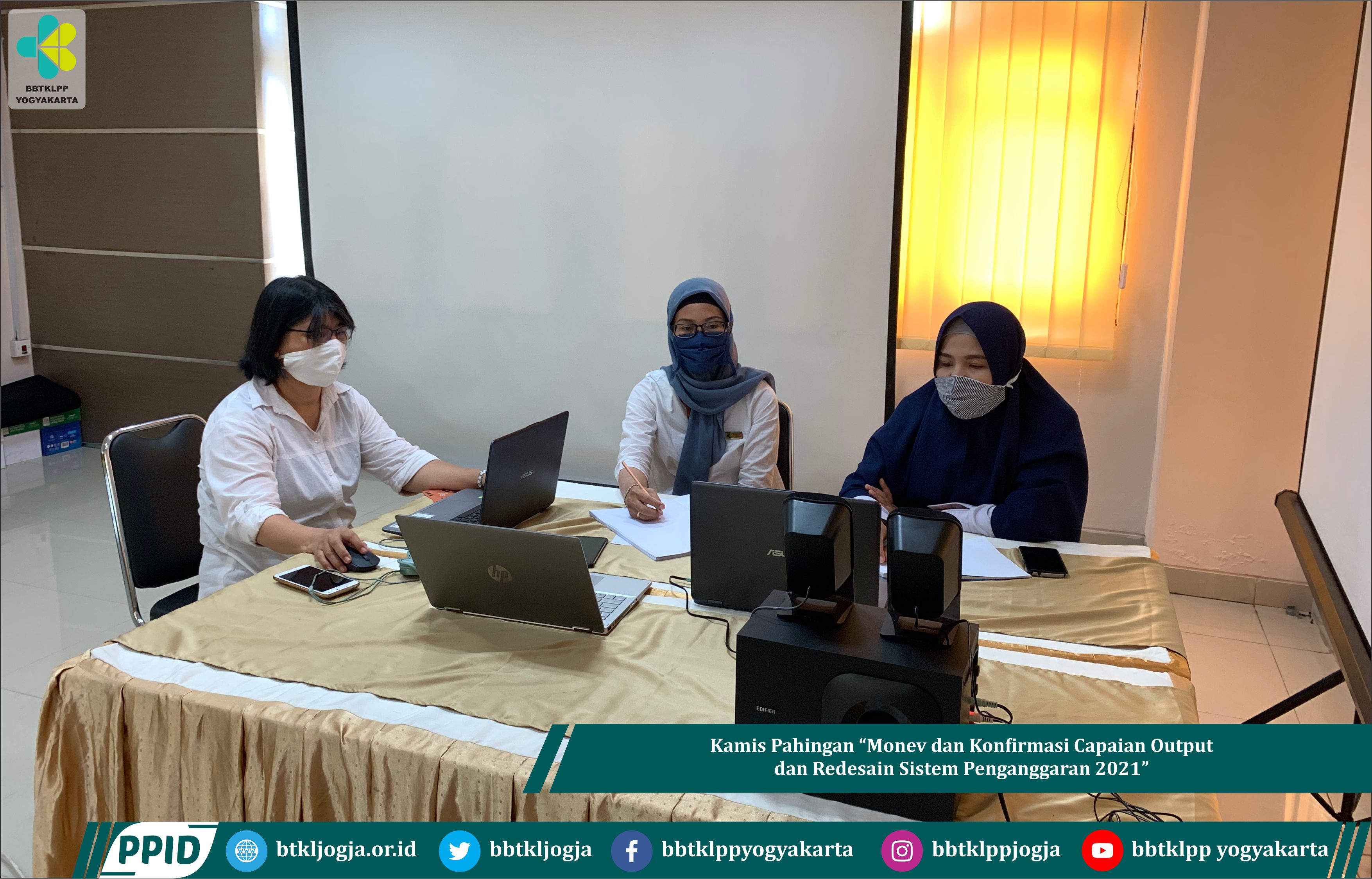 Zoom Meeting Kamis Pahingan dengan Tema Monitoring dan Konfirmasi Data Capaian Output Tahun 2020 dan Redesain Sistem Penganggaran Tahun 2021